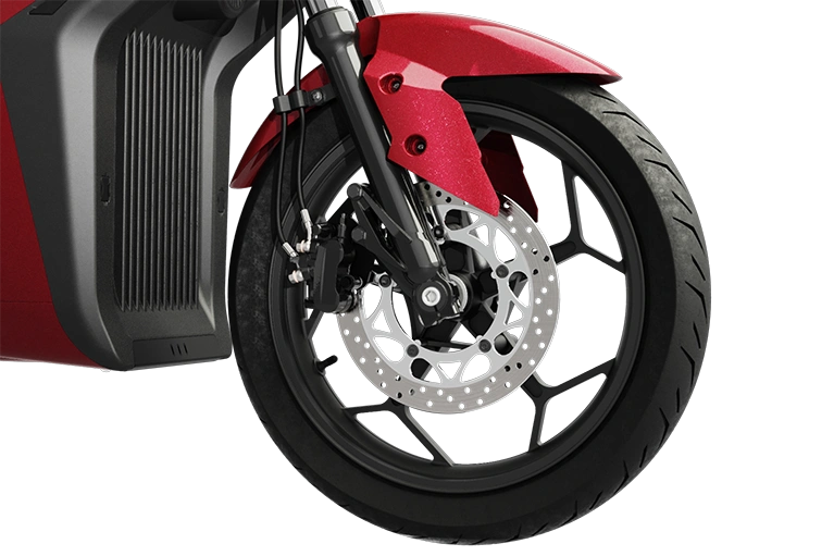 Close-up of CSR 762 alloy wheel